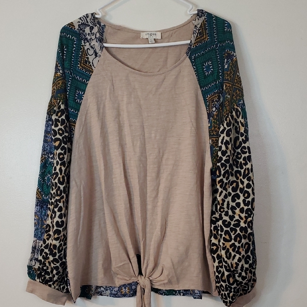 Umgee BoHo Mixed Media Bellsleeve Blouse Top Size Large Leopard Print Tie Front